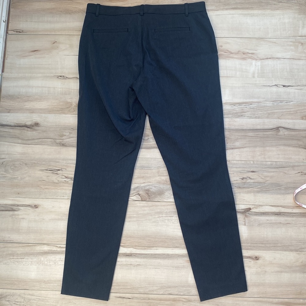 Gap Womens 14 T Skinny Ankle Slacks. Grey. Front zipper pockets and faux back - Picture 8 of 12